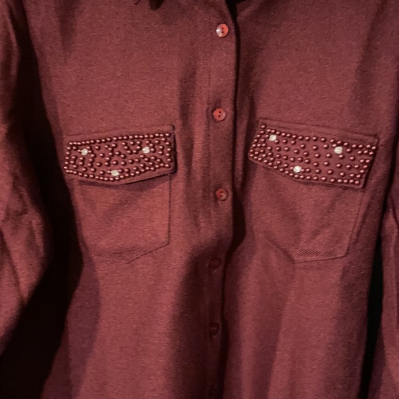Bloggers Boutique Beaded Pocket Button-Up Top - Picture 4 of 5
